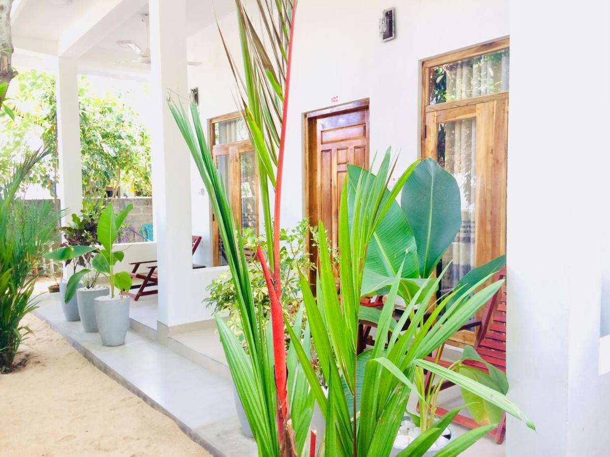 Tropicana Home Stay Arugam Bay Kültér fotó