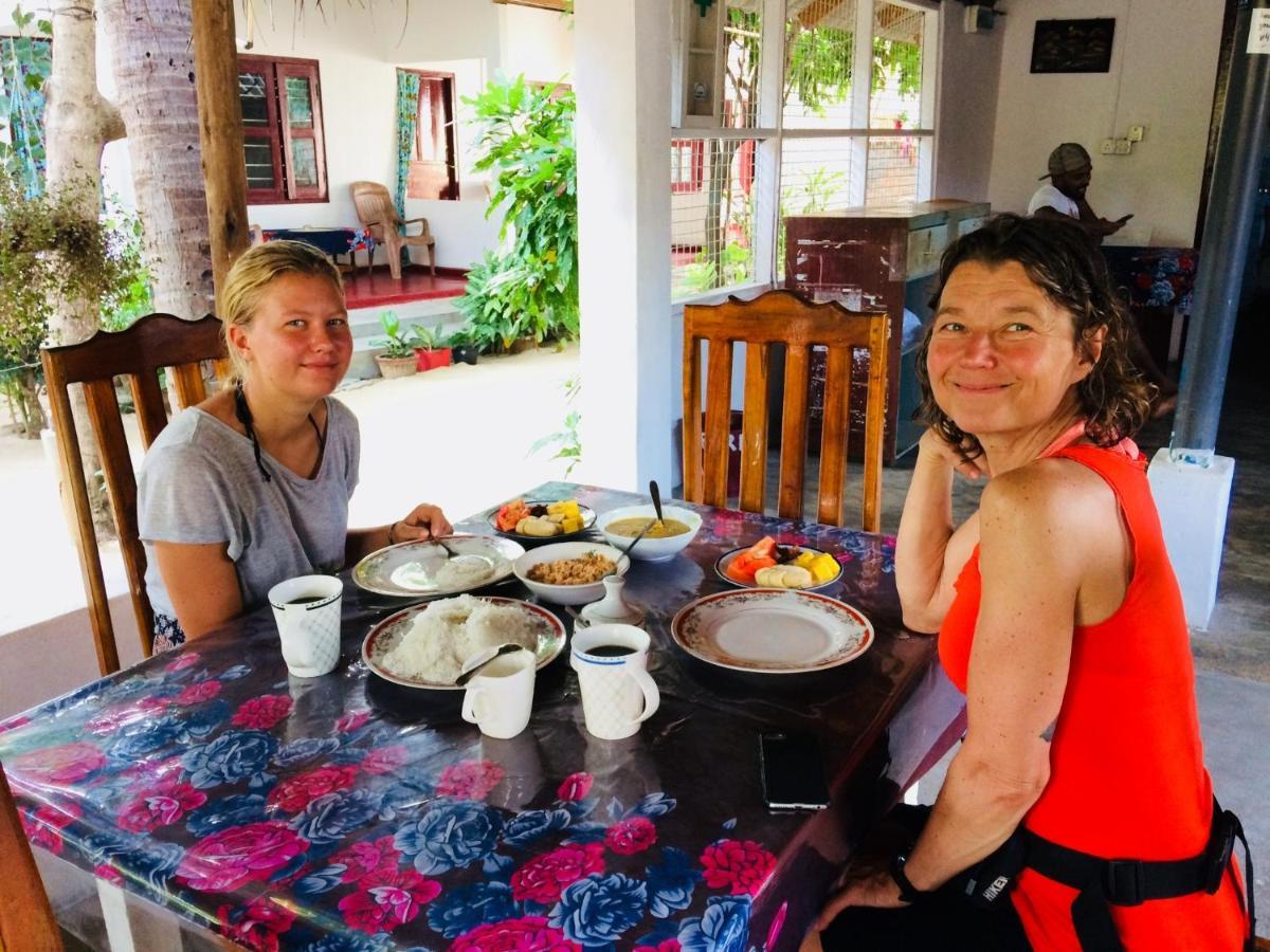 Tropicana Home Stay Arugam Bay Kültér fotó